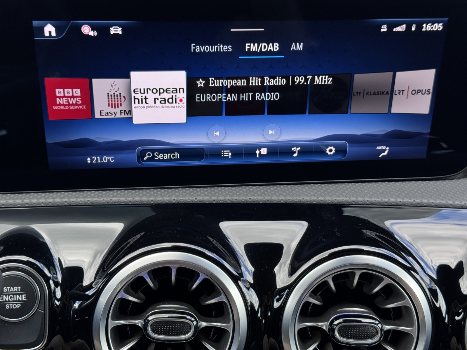 Mercedes Benz CLA 250e AMG 2025 m. Įkraunamas hibridas 21
