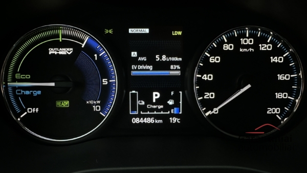Mitsubishi Outlander 2.4 PHEV 4WD 2020 m. Įkraunamas hibridas. 7