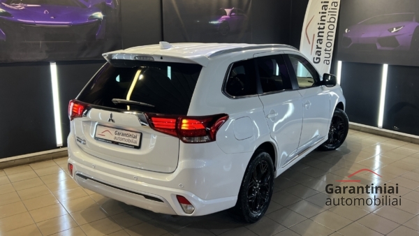 Mitsubishi Outlander 2.4 PHEV 4WD 2021 m. Įkraunamas hibridas. 2