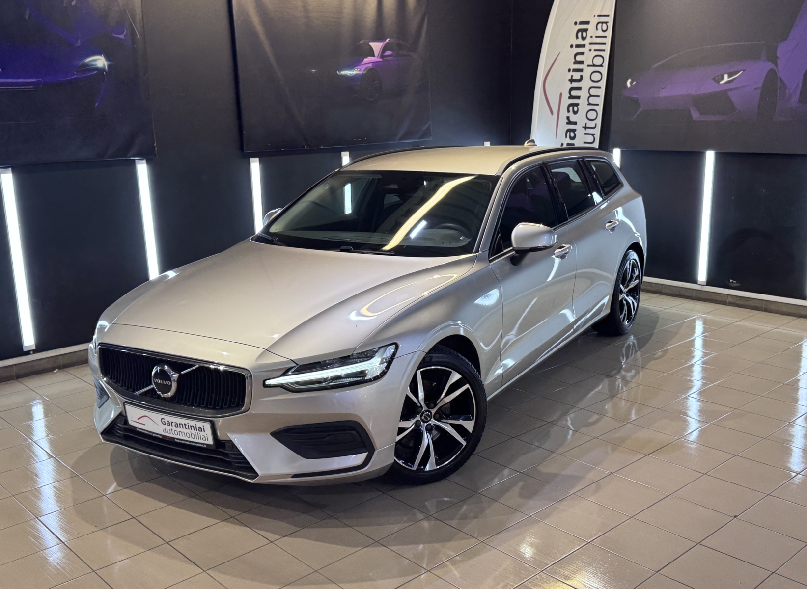 VOLVO V60 2.0 B3 Essential 2022 m. 1