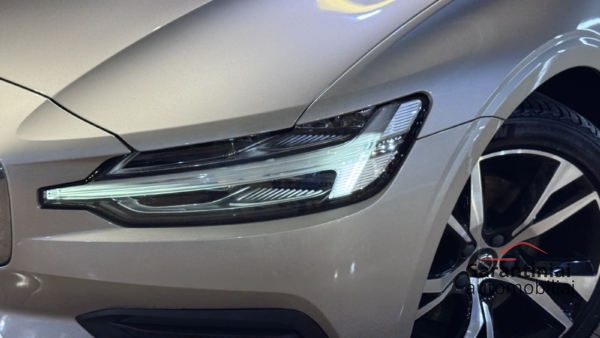 VOLVO V60 2.0 B3 Essential 2022 m. 3