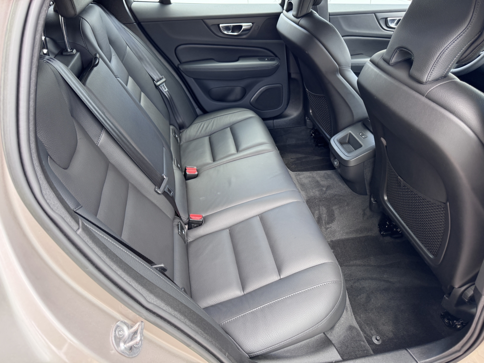 VOLVO V60 2.0 B3 Essential 2022 m. 6