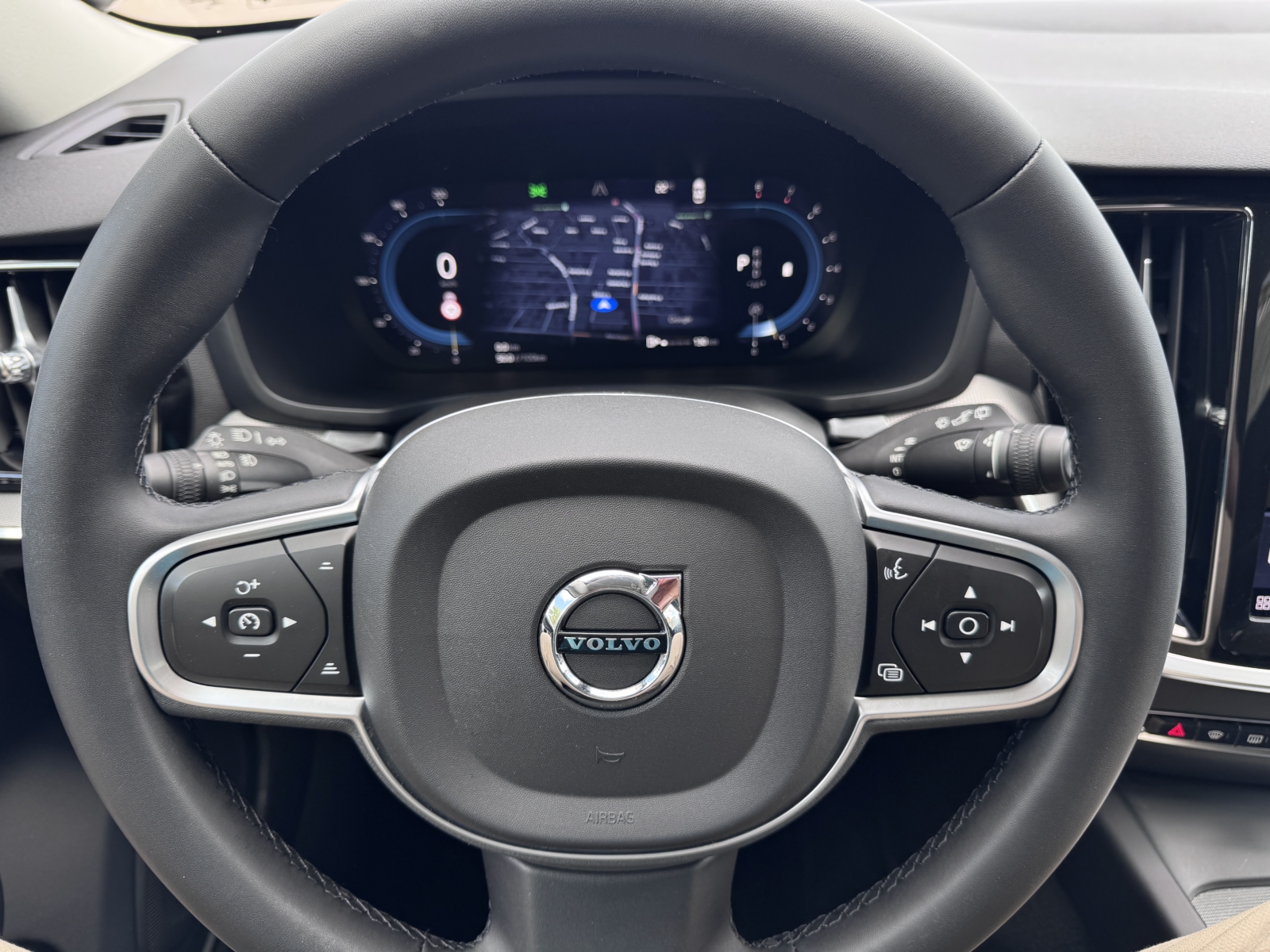 VOLVO V60 2.0 B3 Essential 2022 m. 9