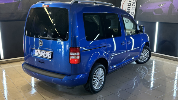 Alternative view of Volkswagen Caddy 1.6 TDi Team Edition 2015 m.