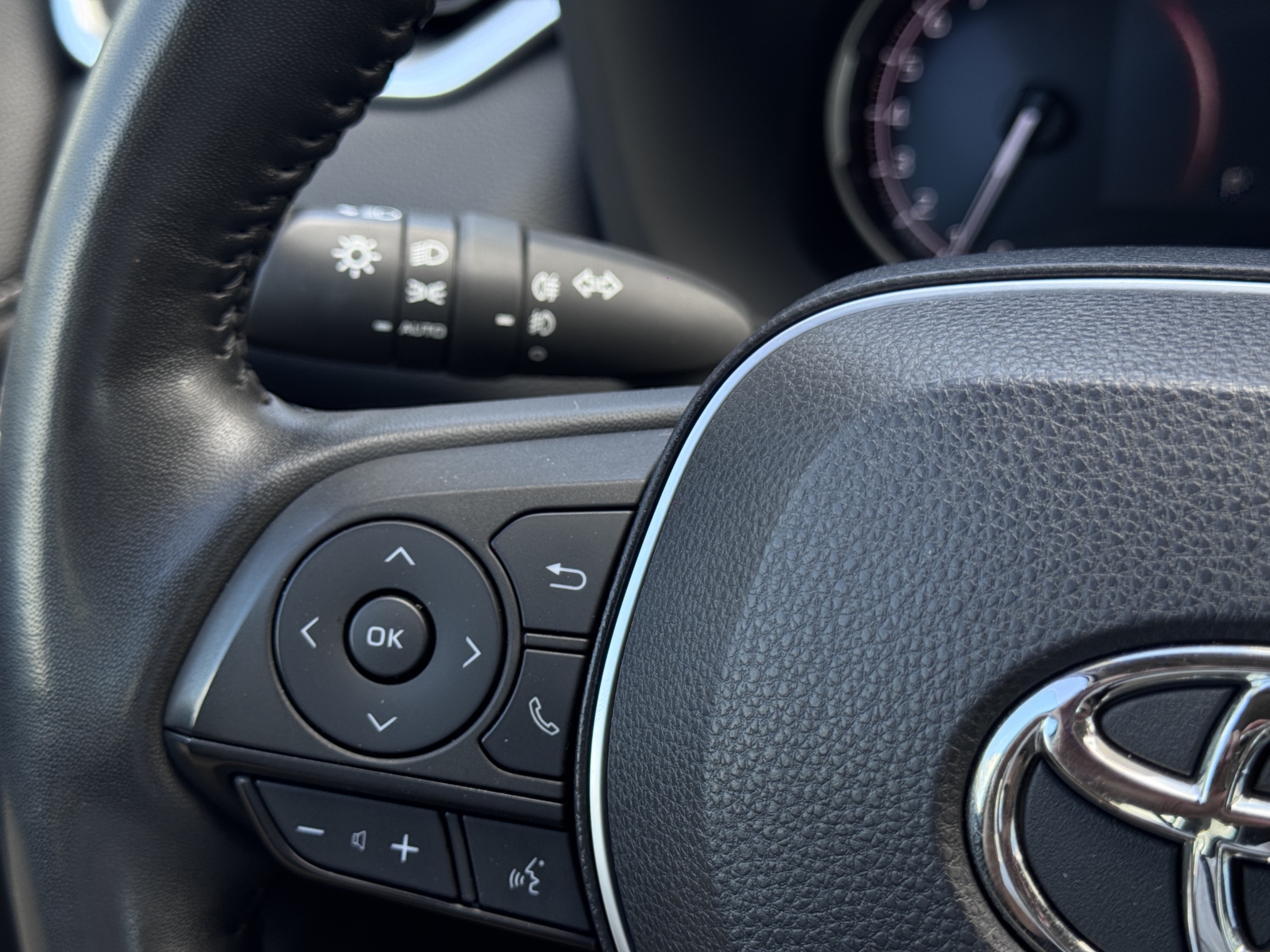 Toyota RAV4 2.0 Luxury 2022 m. 12
