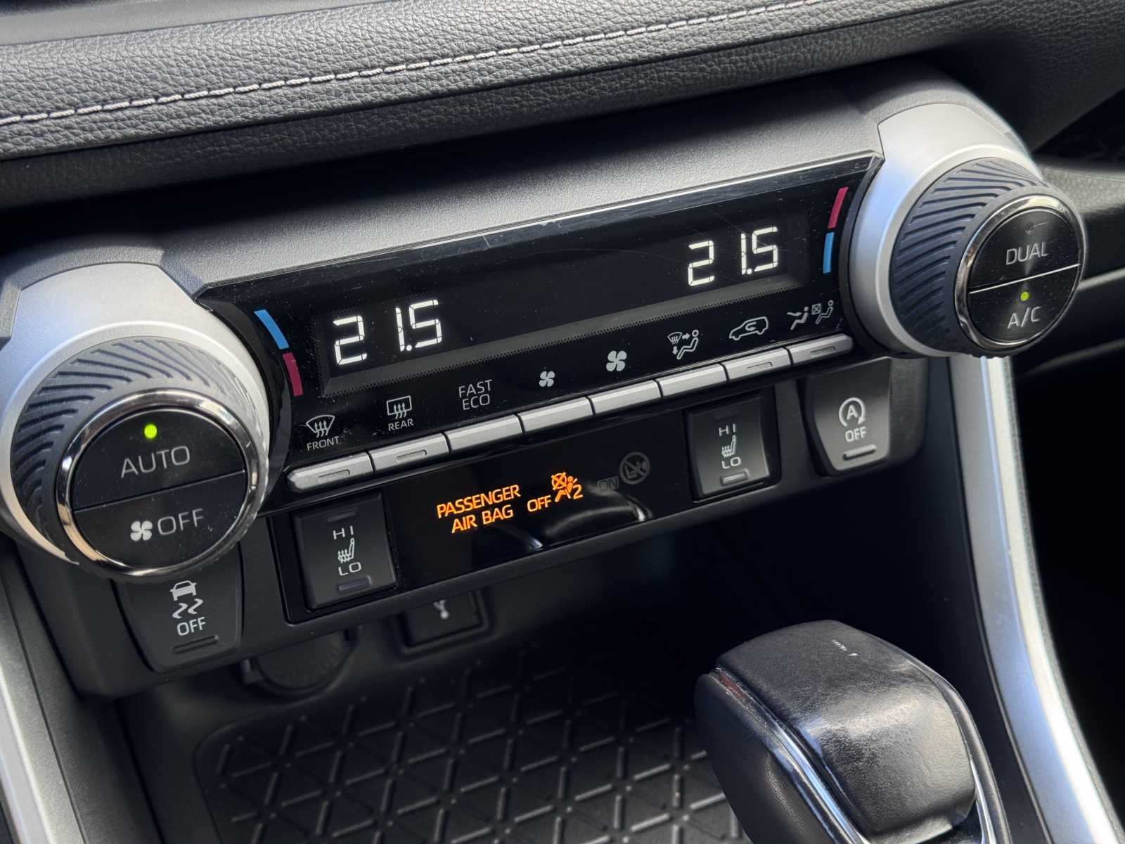 Toyota RAV4 2.0 Luxury 2022 m. 18