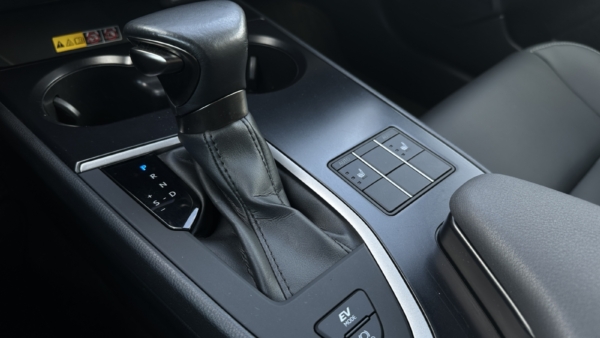 Lexus UX 250h 2.0 F-Sport Design 2023 m. 21