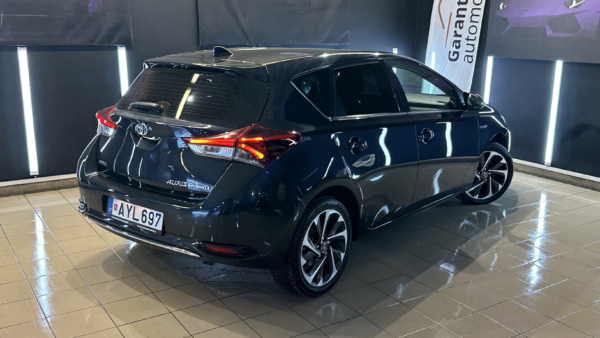 Alternative view of Toyota Auris 1.8 Hybrid Active 2016 m.