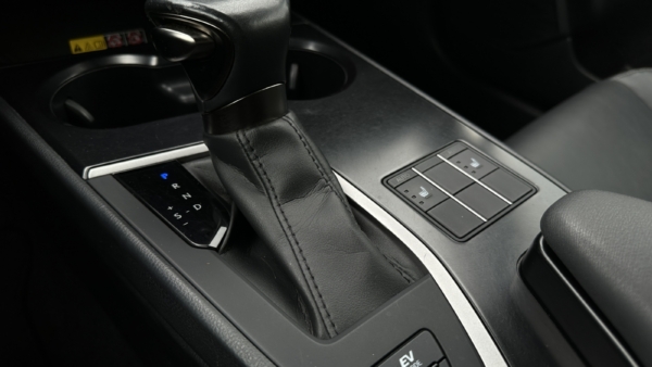 Lexus UX 250h 2.0 F-Sport Design 2023 m. 22