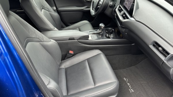 Lexus UX 250h 2.0 F-Sport Design 2023 m. 4