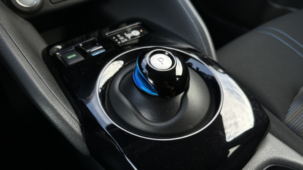 Nissan Leaf N-Connecta 40 kWh 2023 m. Elektromobilis 20