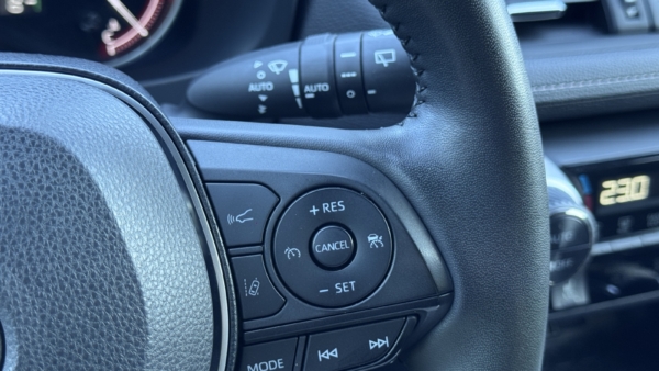 Toyota RAV4 2.0 Luxury + Comfort paketas 2022 m. 14