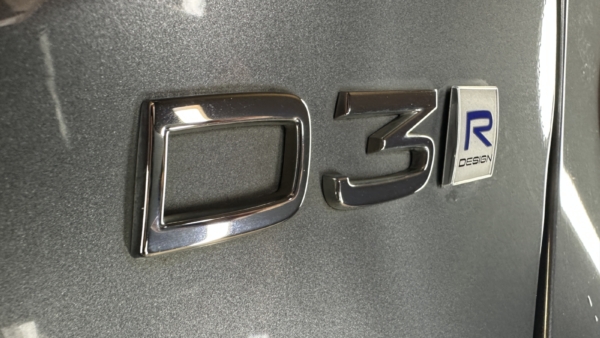 Volvo V40 2.0 D3 R-Design 2018 m. 19