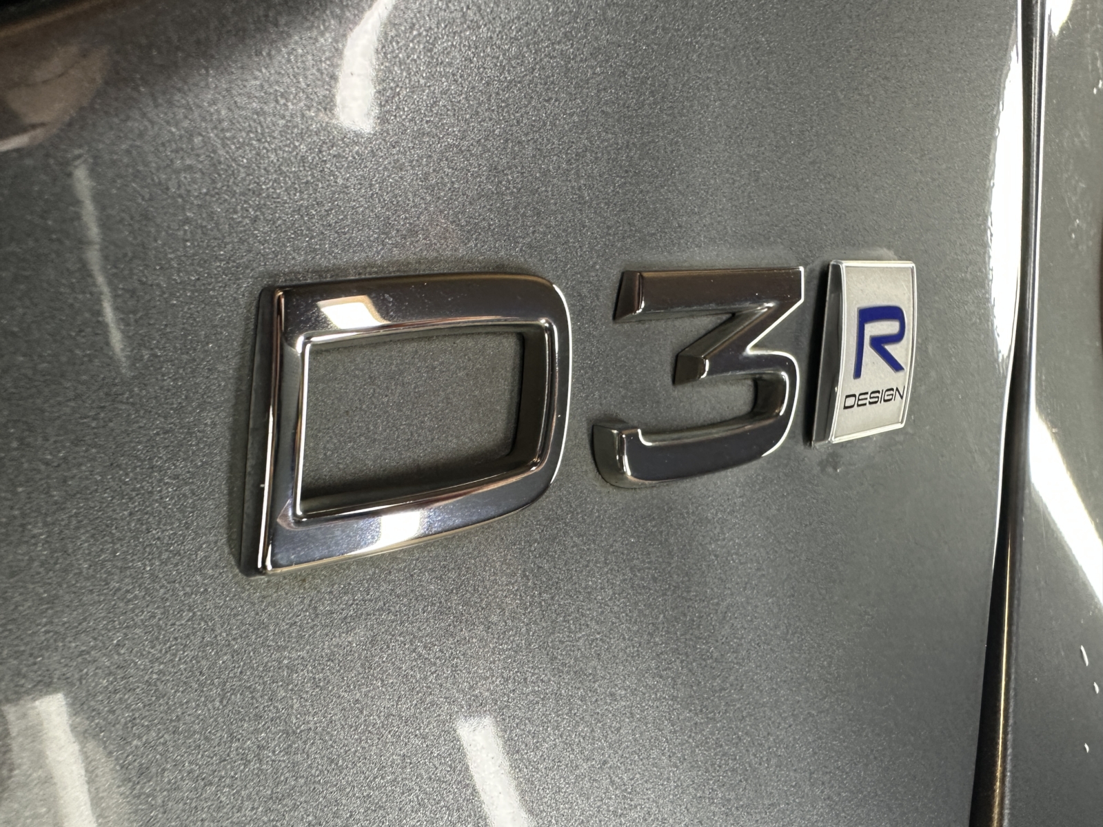 Volvo V40 2.0 D3 R-Design 2018 m. 19