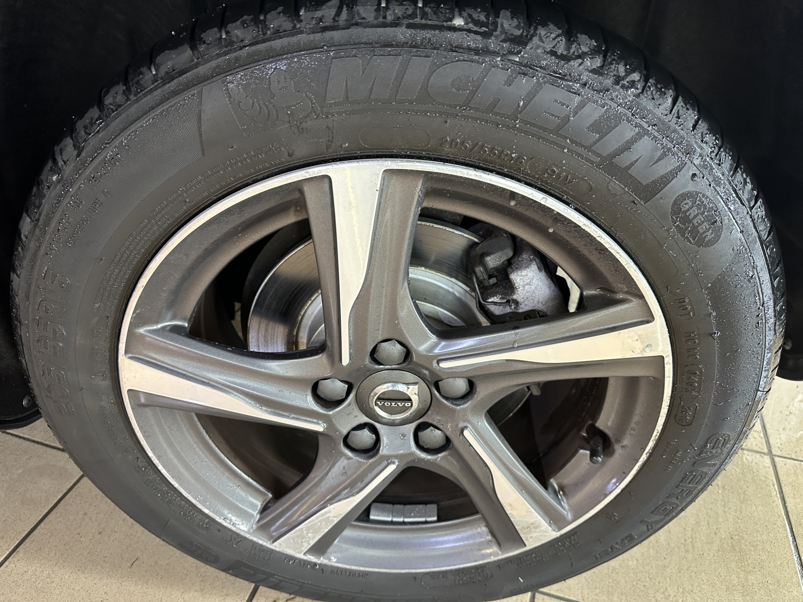 Volvo V40 2.0 D3 R-Design 2018 m. 20