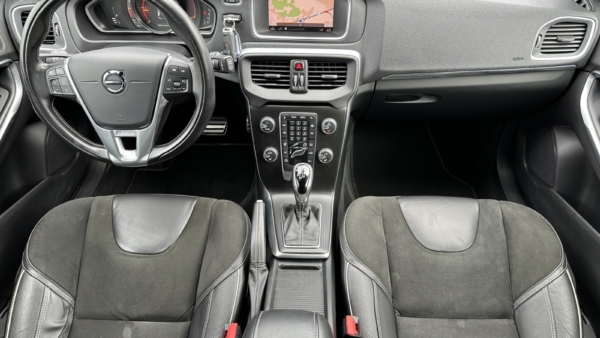 Volvo V40 2.0 D3 R-Design 2018 m. 3