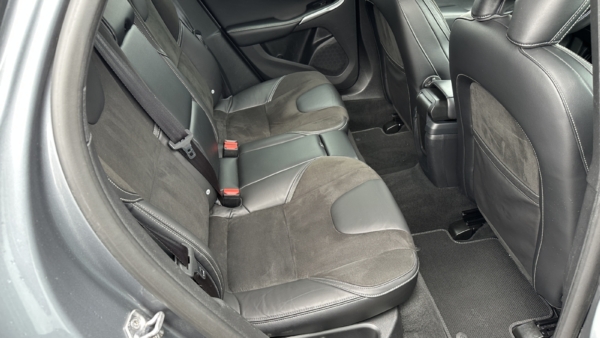 Volvo V40 2.0 D3 R-Design 2018 m. 5