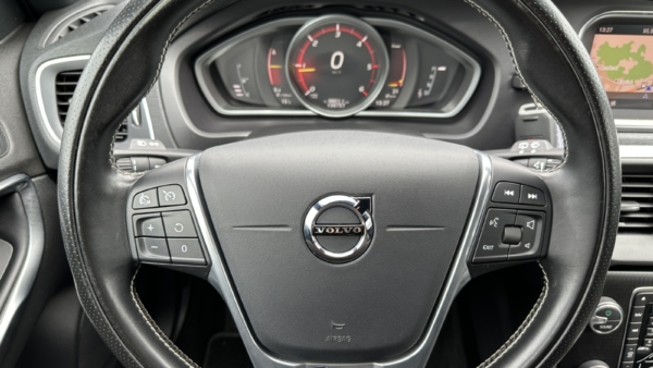 Volvo V40 2.0 D3 R-Design 2018 m. 6