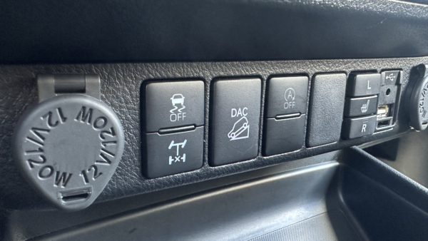 Toyota Hilux 2,8 AT Active + Cover paketas 2023 m. 21