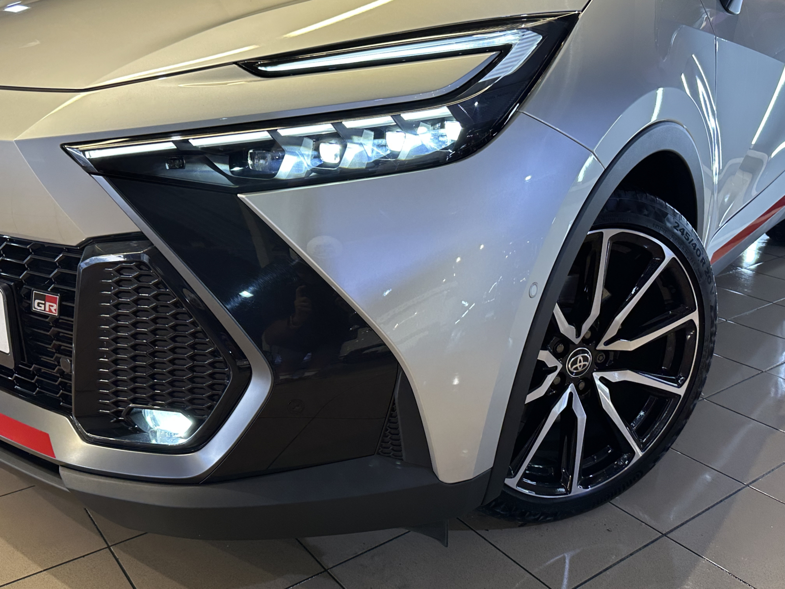 Toyota C-HR AWD-i 2.0 Hybrid GR Sport 2024 m. 42