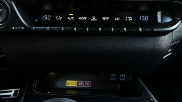 Lexus UX 300h 2.0 F-Sport AWD 2024 m. 24