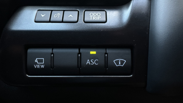 Lexus UX 300h 2.0 F-Sport AWD 2024 m. 31
