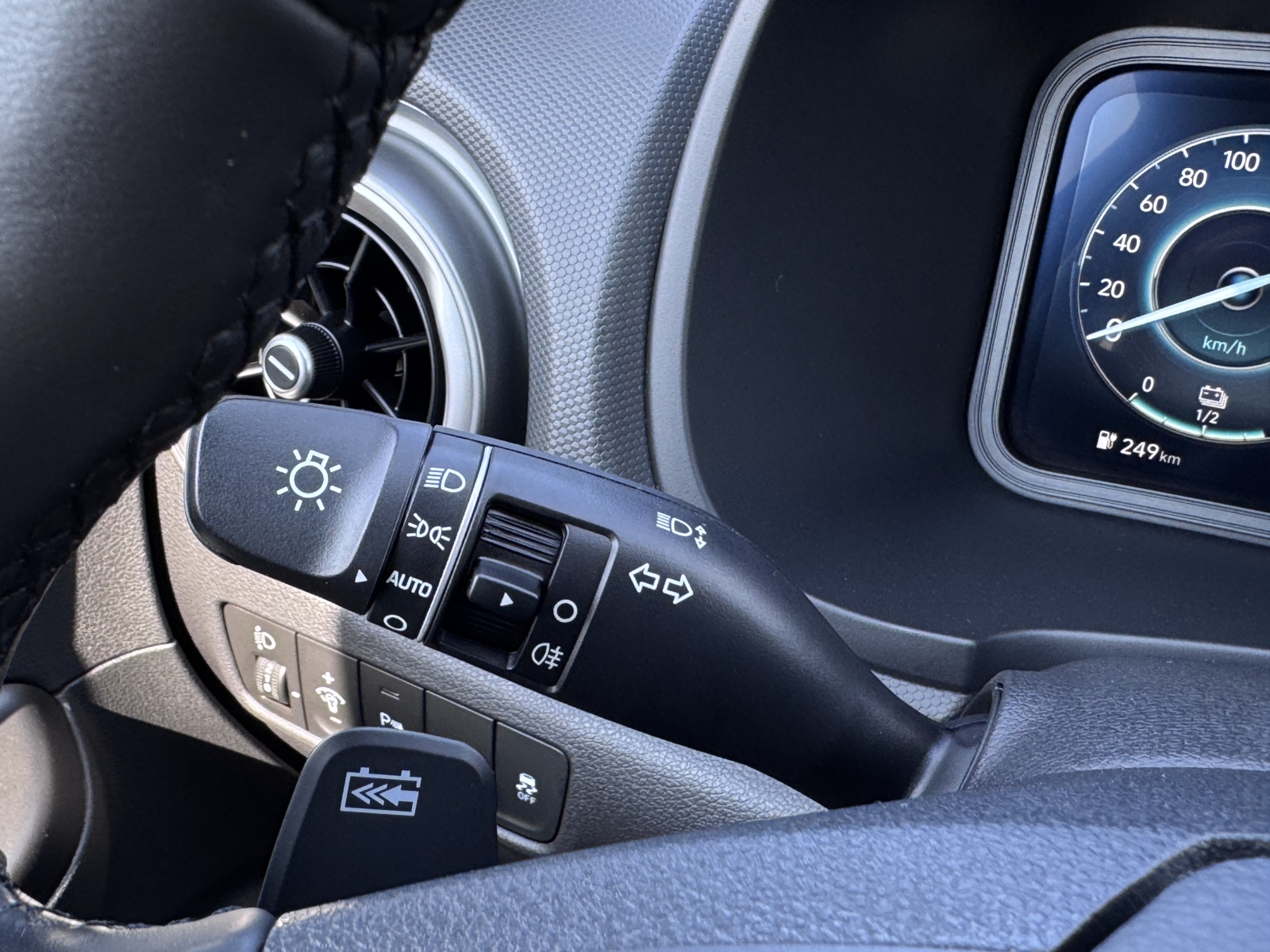 Hyundai Kona 48 kWh 2022 m. Elektromobilis 15