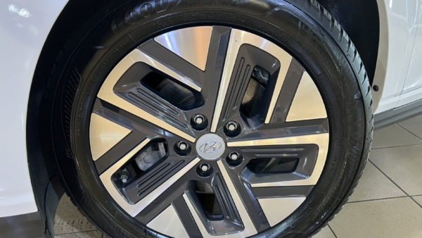 Hyundai Kona 48 kWh 2022 m. Elektromobilis 5
