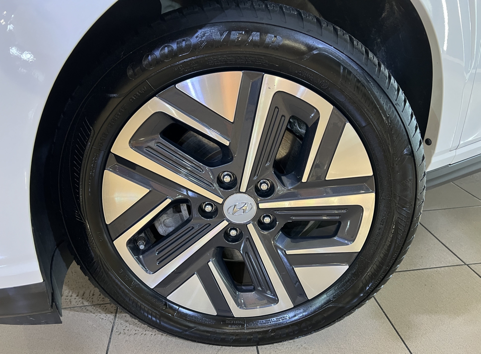 Hyundai Kona 48 kWh 2022 m. Elektromobilis 5