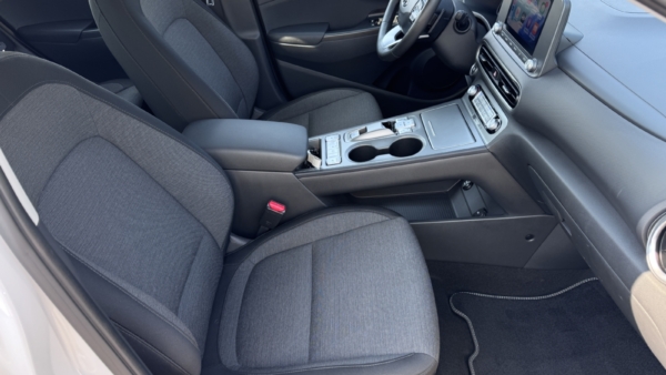 Hyundai Kona 48 kWh 2022 m. Elektromobilis 7