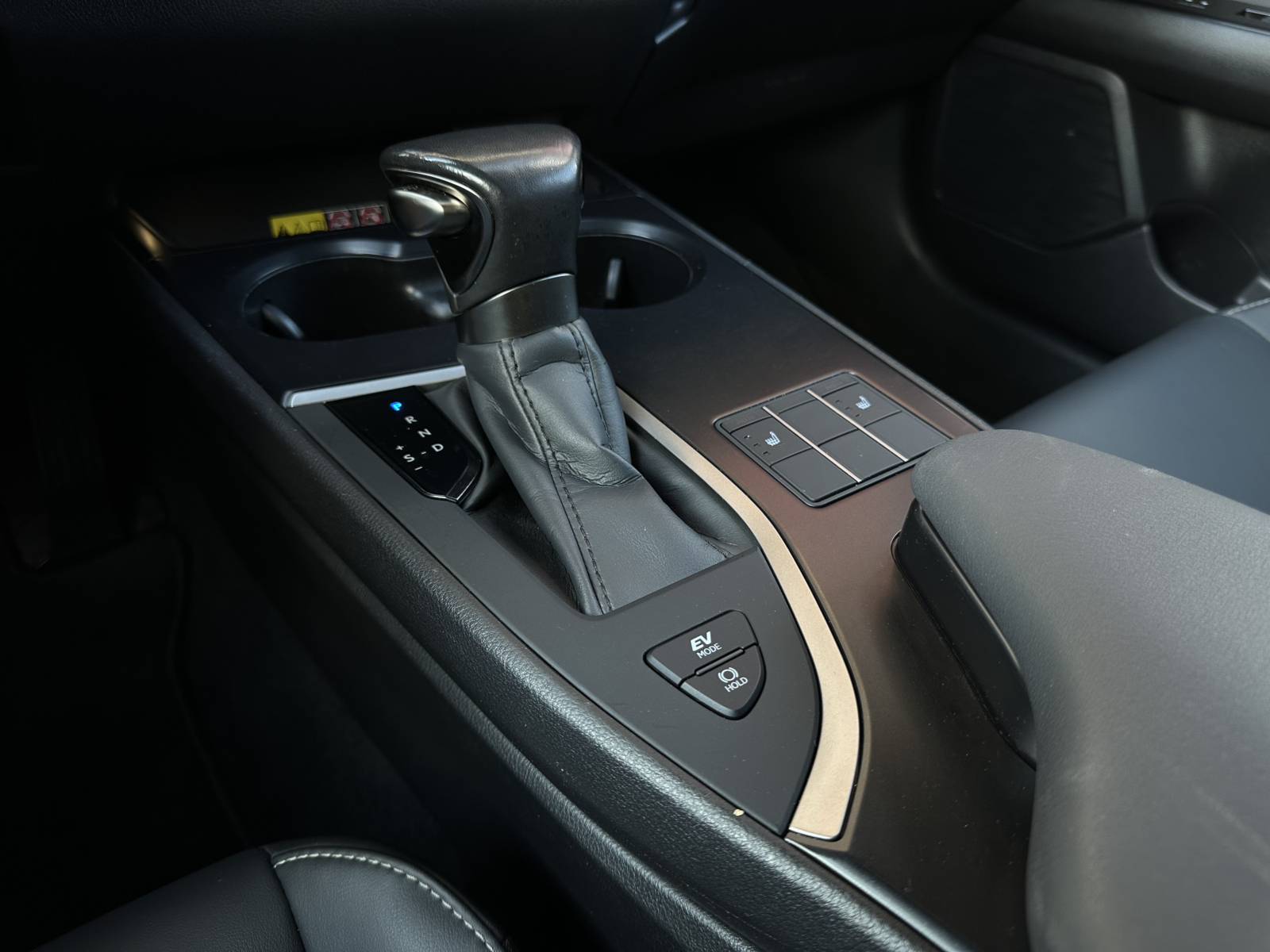 Lexus UX 250h 2.0 F-Sport Design 2023 m. 24