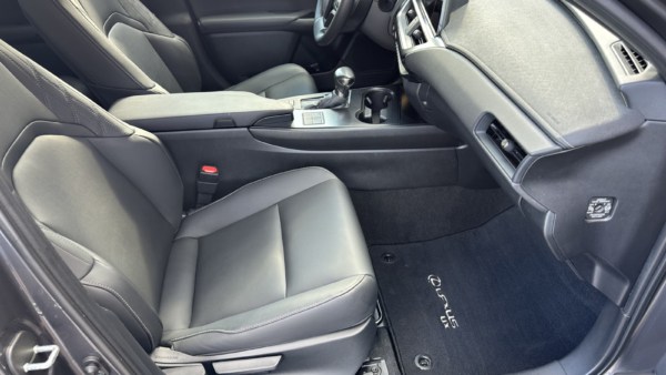 Lexus UX 250h 2.0 F-Sport Design 2023 m. 4