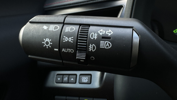 Lexus UX 300h 2.0 F-Sport AWD 2024 m. 10