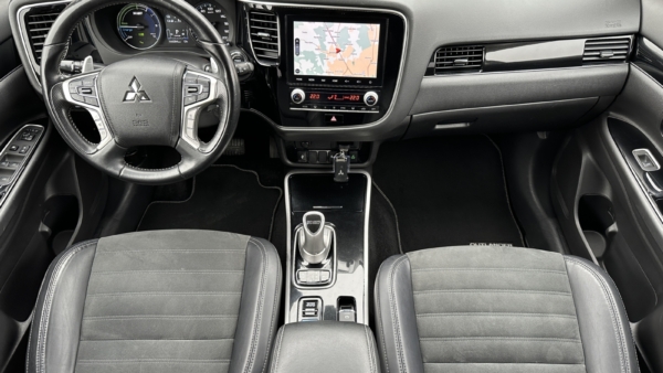 Mitsubishi Outlander 2.4 PHEV 4WD 2020 m. Įkraunamas hibridas. 3
