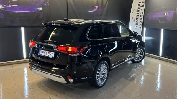 Mitsubishi Outlander 2.4 PHEV 4WD 2021 m. Įkraunamas hibridas. 2