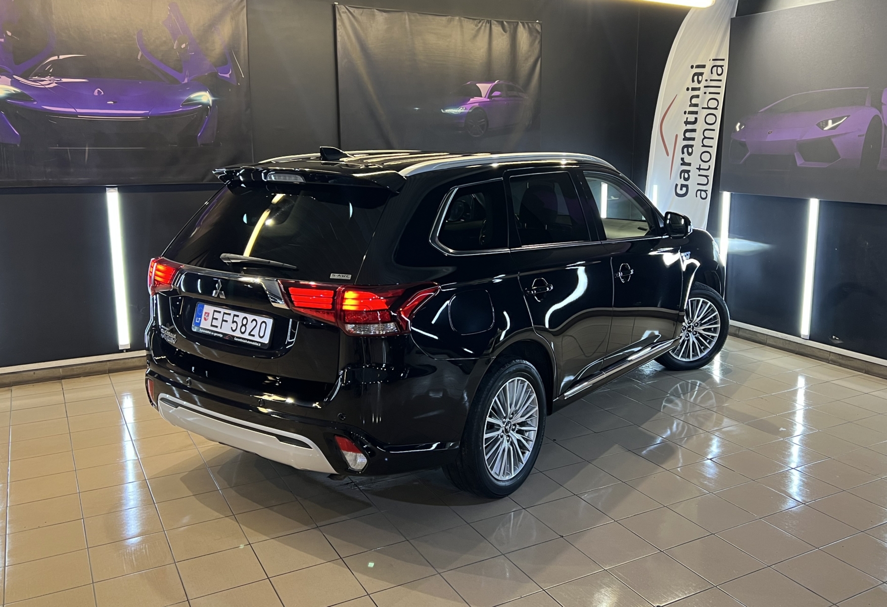 Mitsubishi Outlander 2.4 PHEV 4WD 2021 m. Įkraunamas hibridas. 2