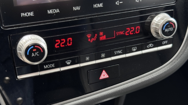Mitsubishi Outlander 2.4 PHEV 4WD 2021 m. Įkraunamas hibridas. 25
