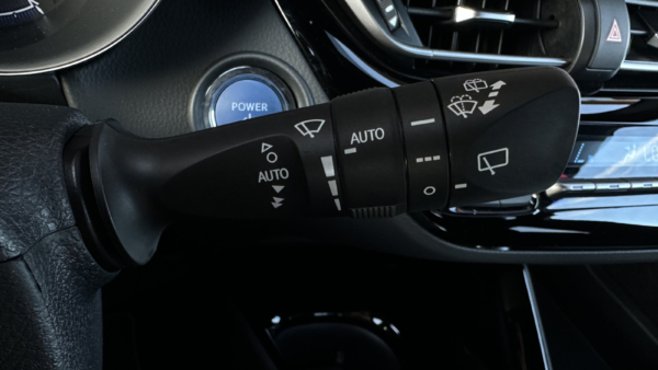 Toyota C-HR 1.8 Hybrid C-LUB 2022m. 14