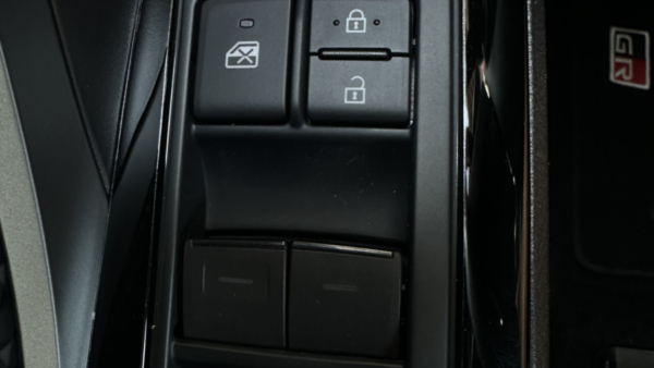 Toyota C-HR 1.8 Hybrid GR Sport 2023m. 22