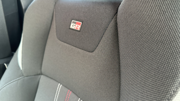 Toyota C-HR 1.8 Hybrid GR Sport 2023m. 26