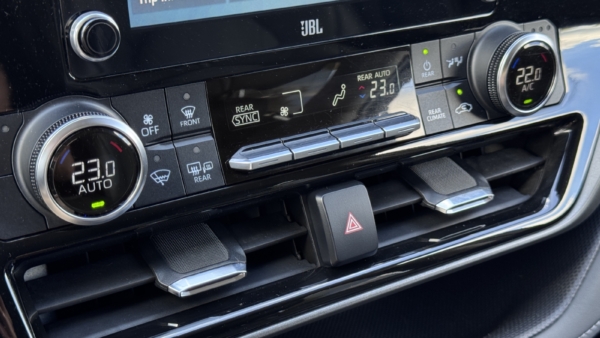 Toyota Highlander 2.5 Hybrid Executive AWD-i 2022 m. 7 vietos 28