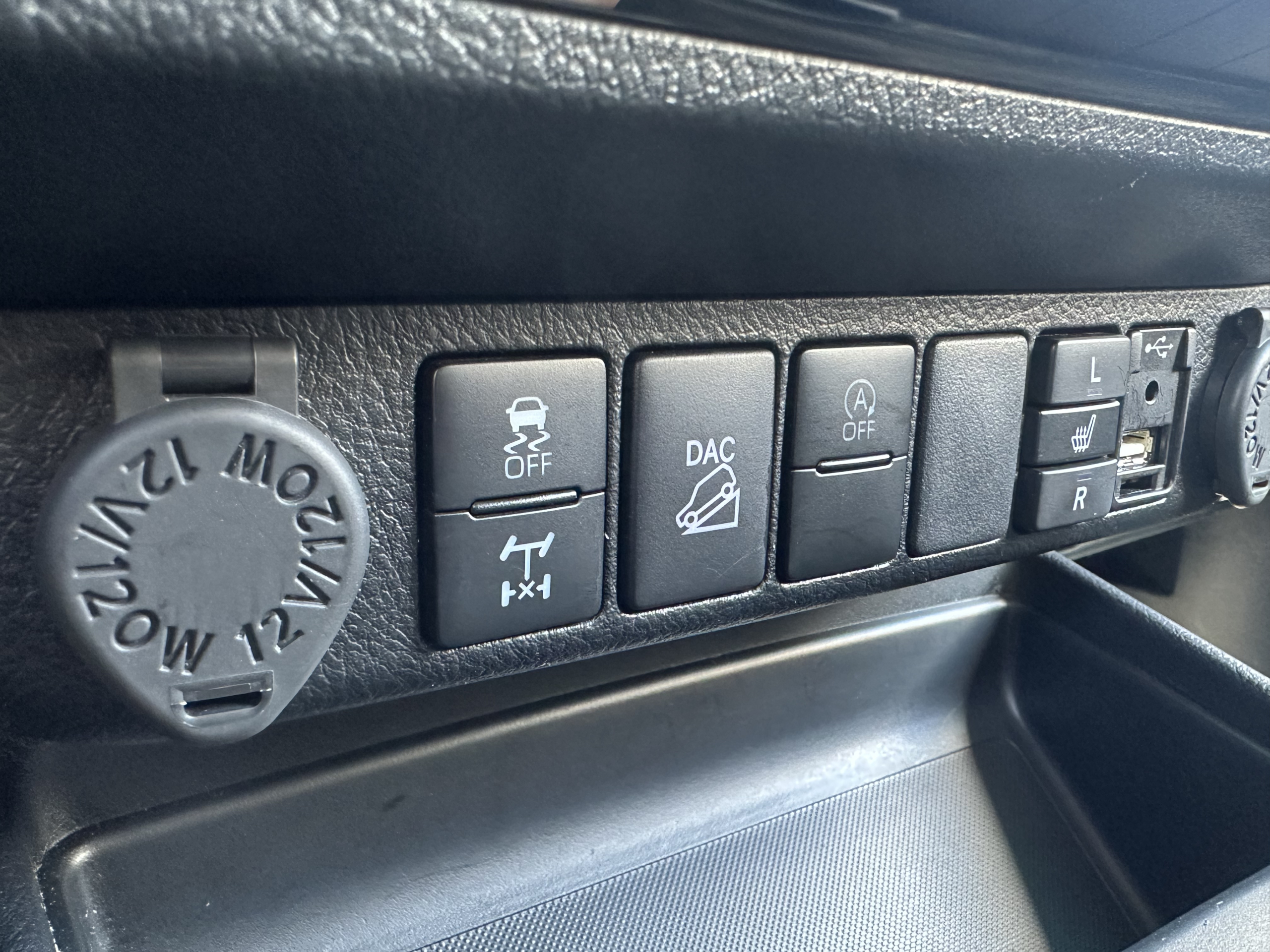 Toyota Hilux 2,8 AT Active + Cover paketas 2023 m. 21