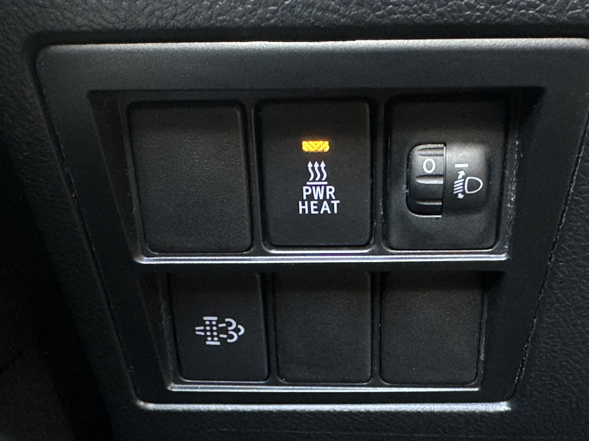 Toyota Hilux 2,8 AT Active + Cover paketas 2023 m. 24