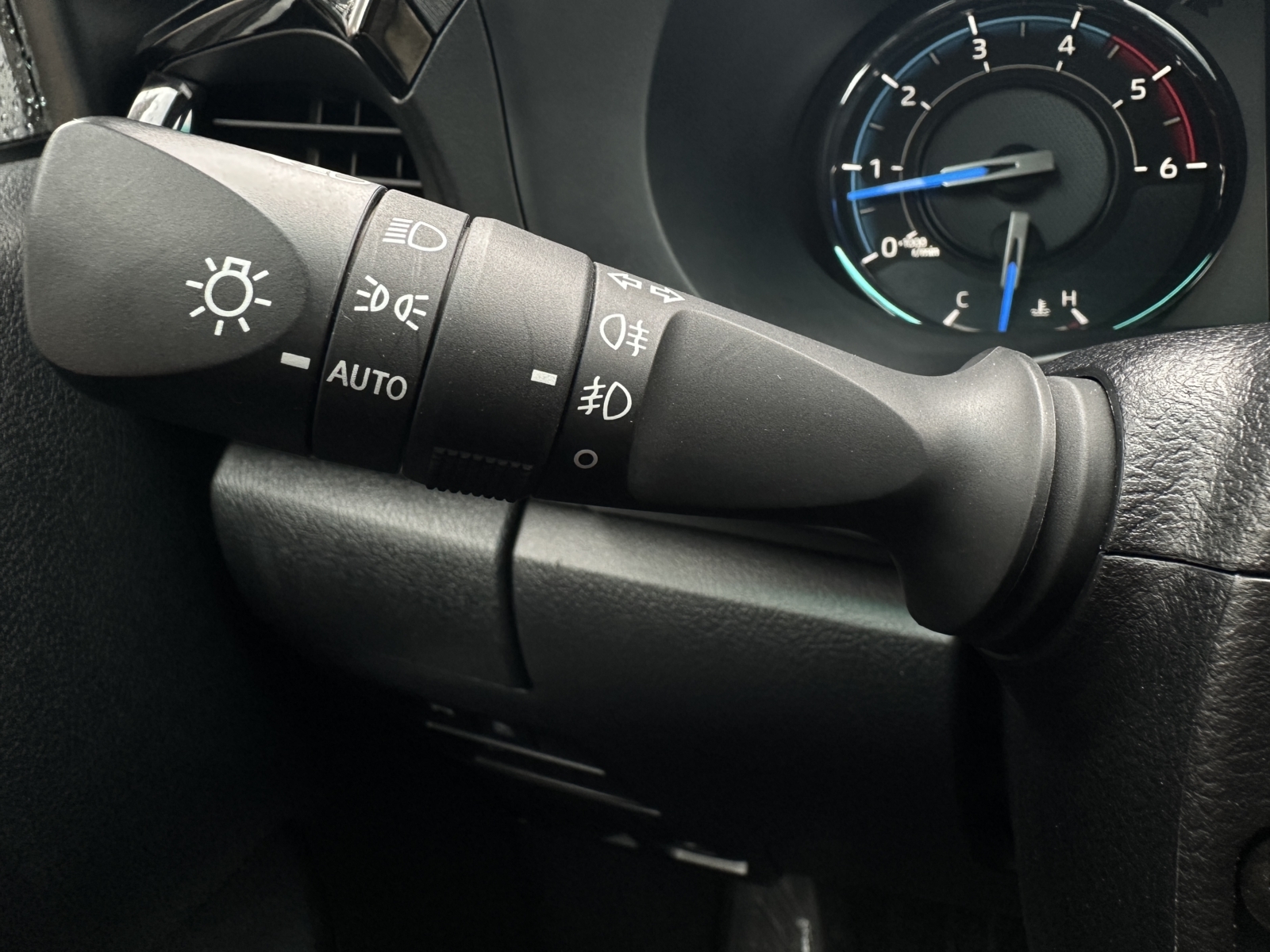 Toyota Hilux 2,8 AT Invicible 2023 m. 11