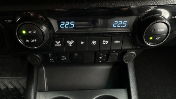 Toyota Hilux 2,8 AT Invicible 2023 m. 18