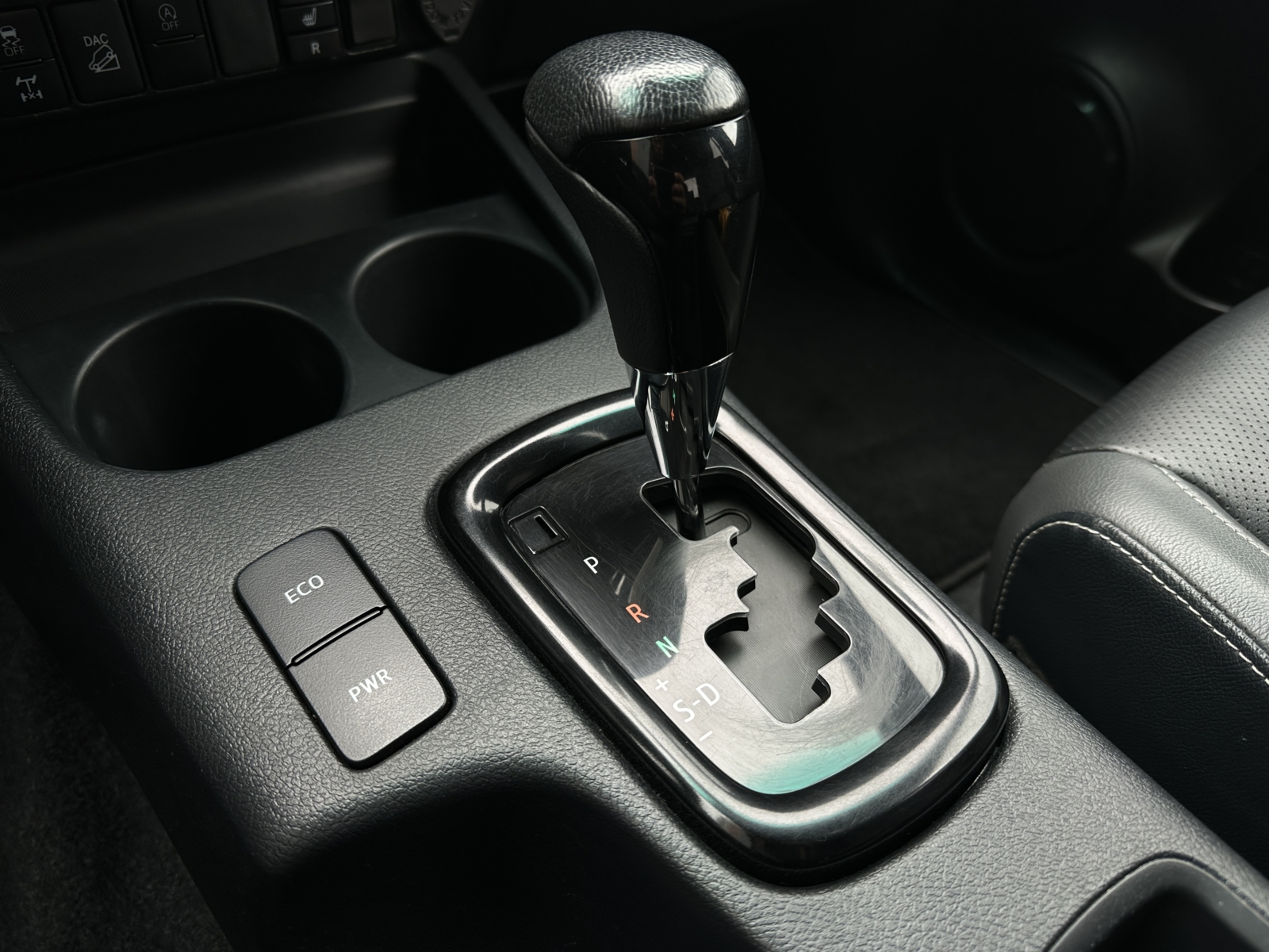 Toyota Hilux 2,8 AT Invicible 2023 m. 20