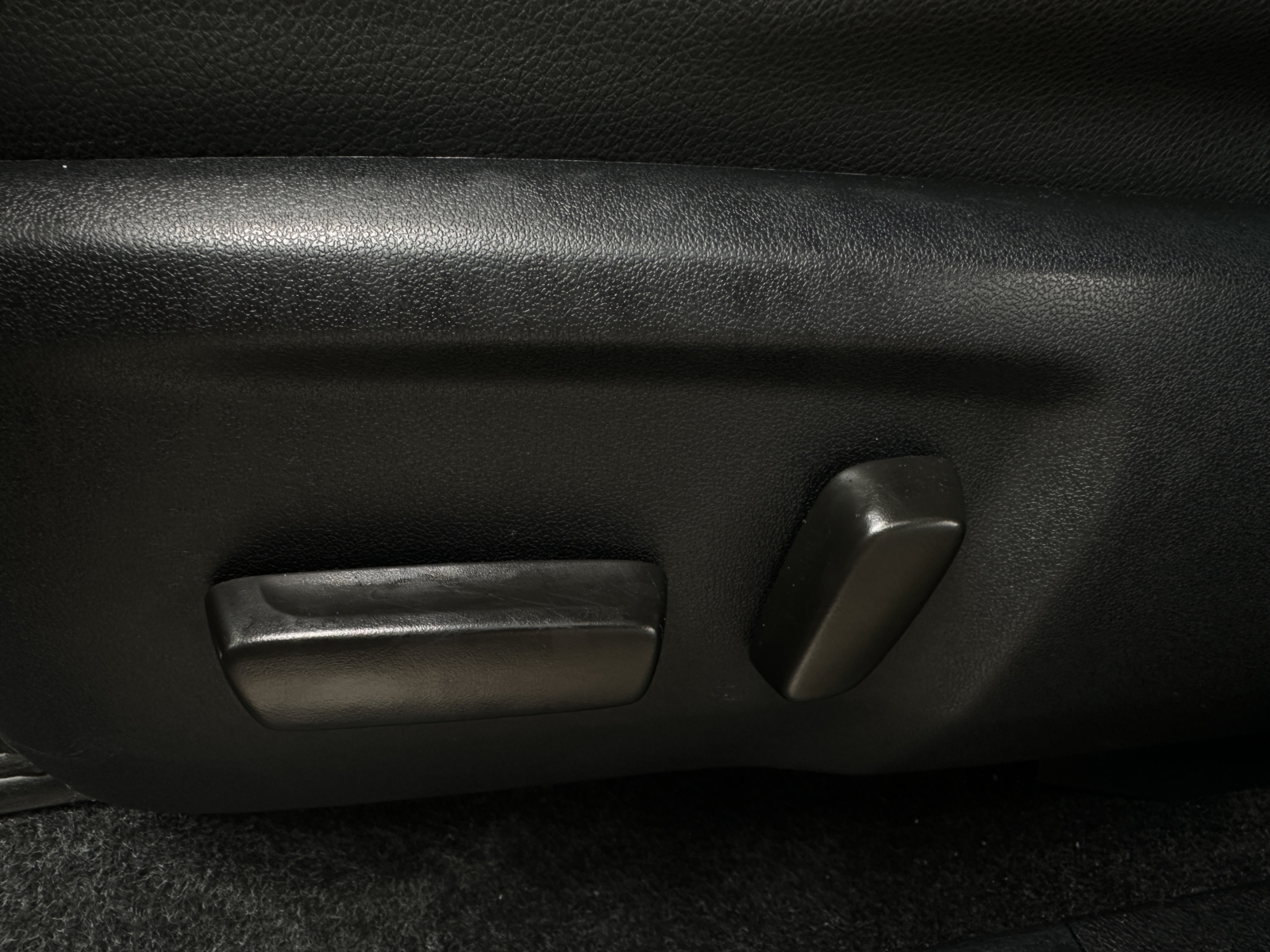 Toyota Hilux 2,8 AT Invicible 2023 m. 24