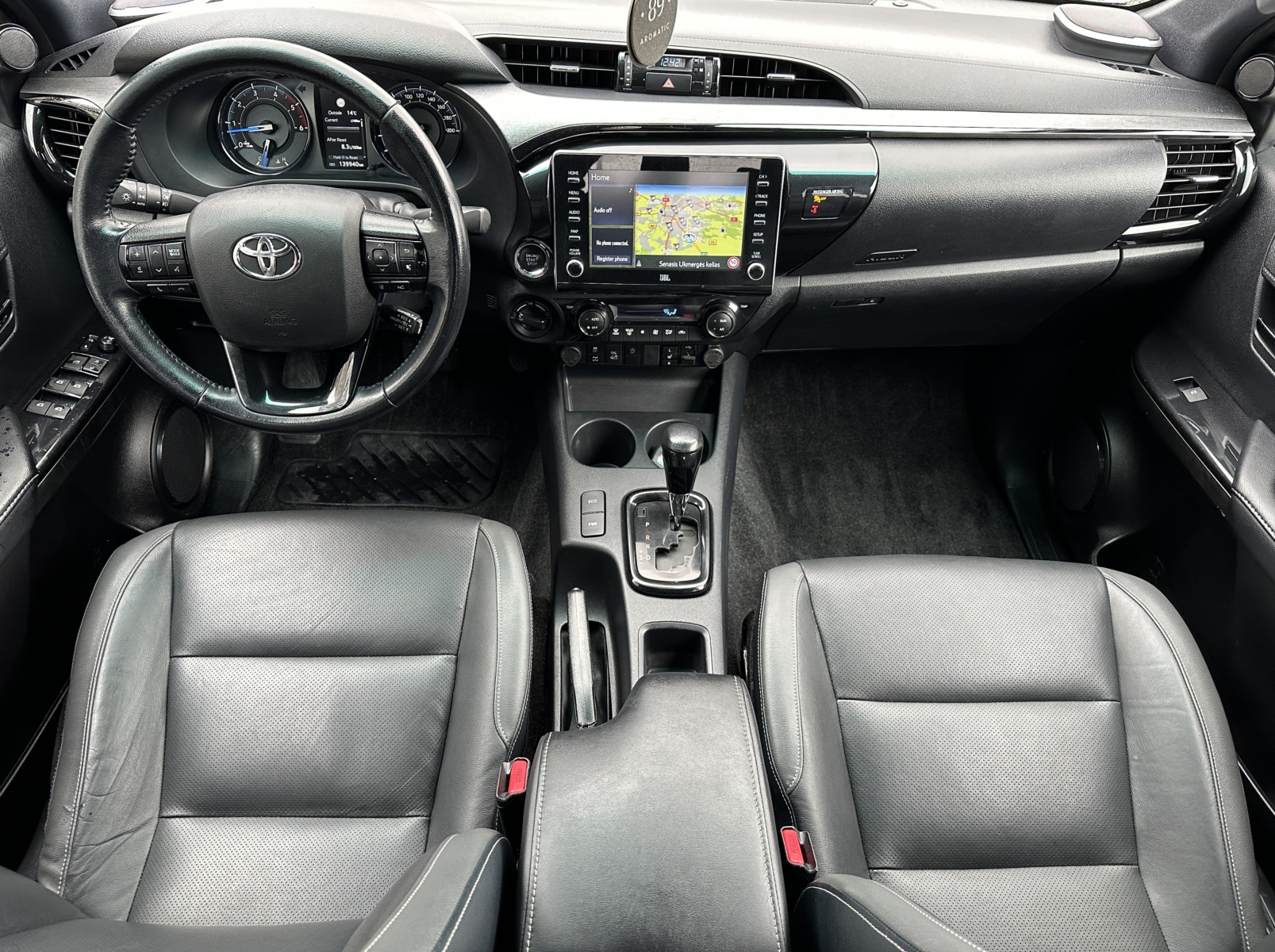 Toyota Hilux 2,8 AT Invicible 2023 m. 3