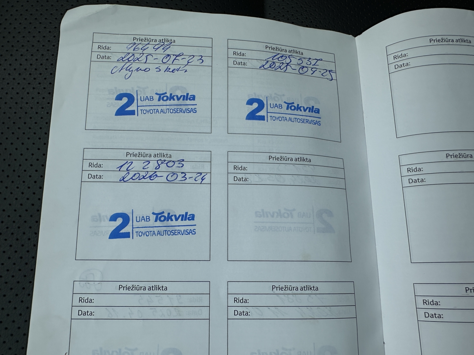 Toyota Hilux 2,8 AT Invicible 2023 m. 32