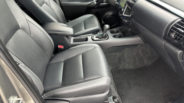 Toyota Hilux 2,8 AT Invicible 2023 m. 4